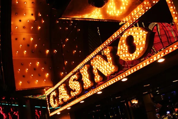 Lucky Twins slot game interface showing paired symbols and cascading reels on macauslot88 login